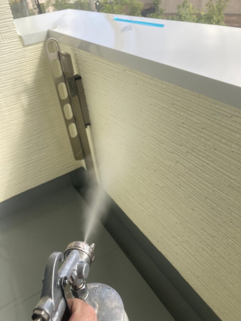 福岡県福岡市城南区 H様邸【住宅塗装】作業工程：光触媒コーティング 写真2