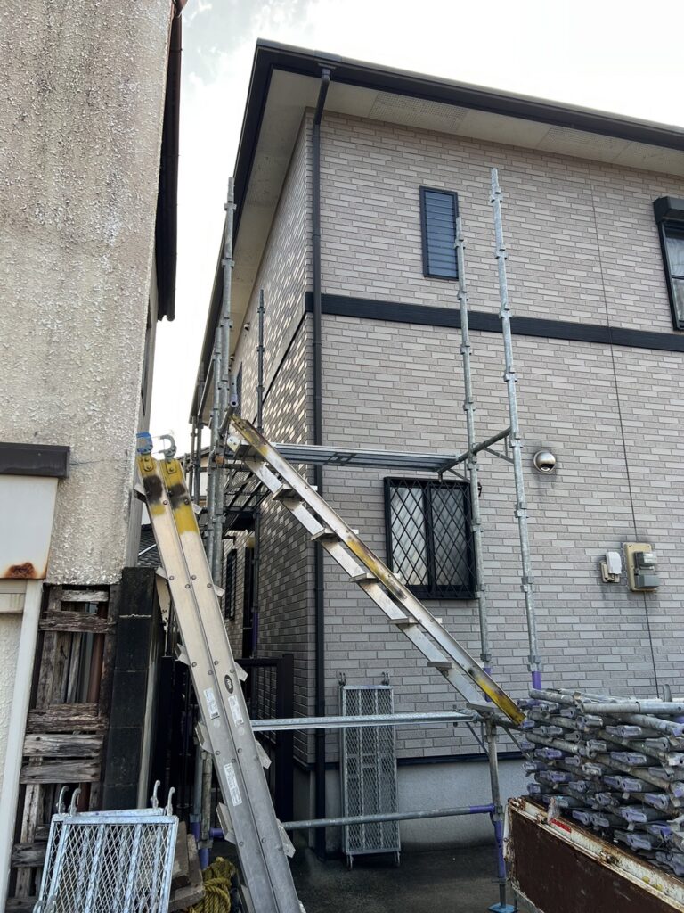 福岡県久留米市 F様邸【住宅塗装】作業工程：足場組立 写真1
