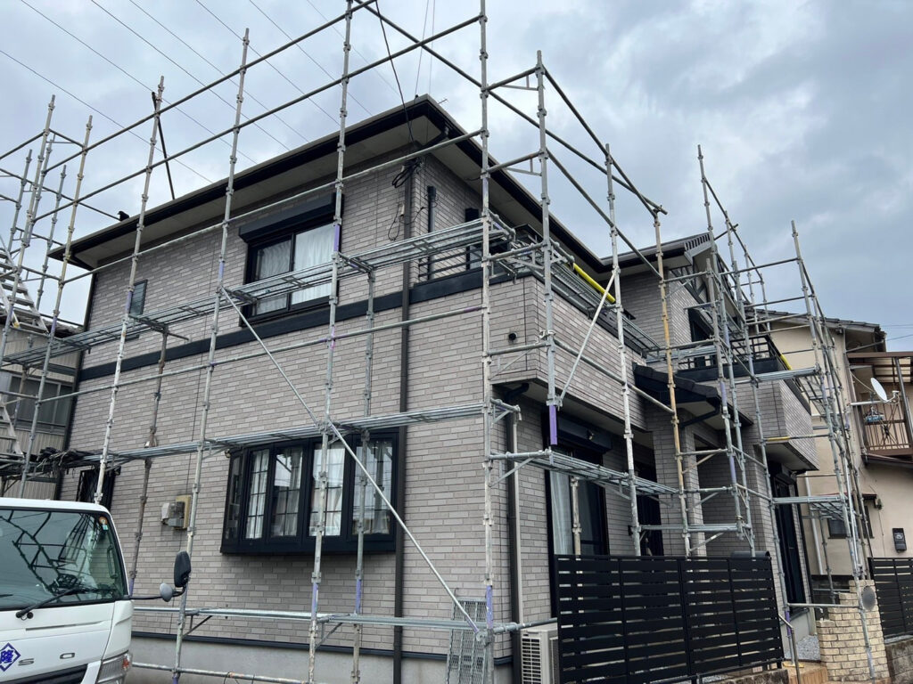 福岡県久留米市 F様邸【住宅塗装】作業工程：足場組立 写真4