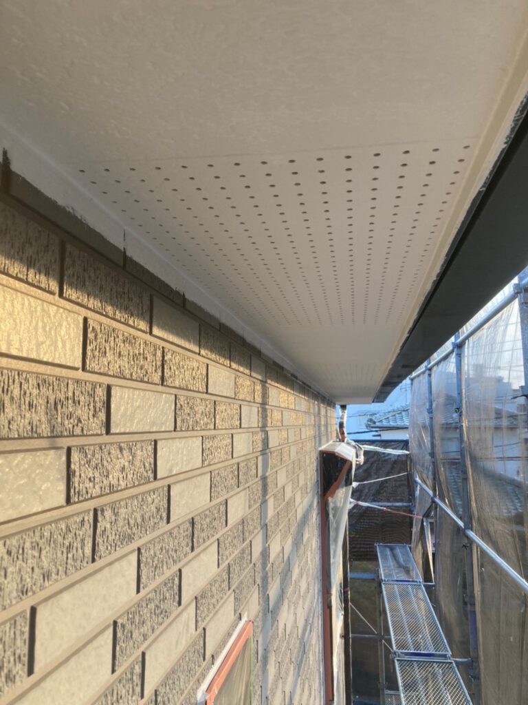 福岡県久留米市 F様邸【住宅塗装】作業工程：軒天塗装 写真6