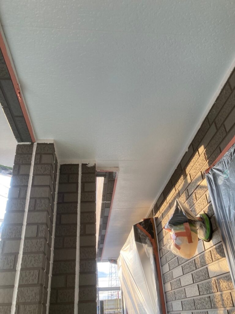 福岡県久留米市 F様邸【住宅塗装】作業工程：軒天塗装 写真8