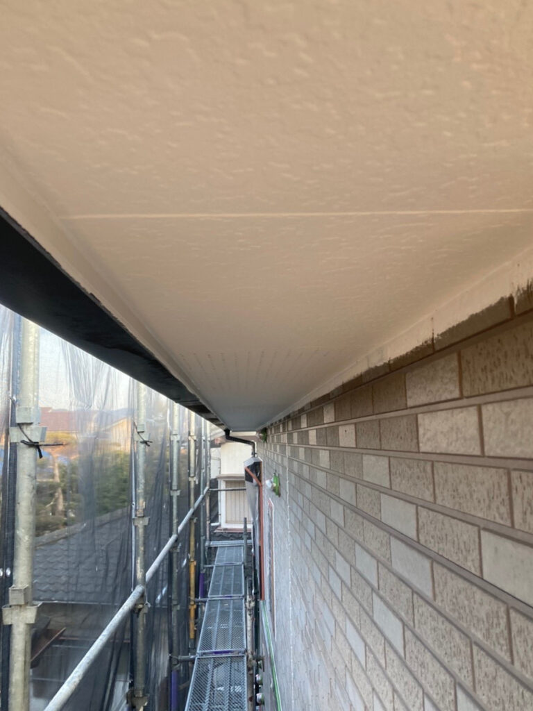 福岡県久留米市 F様邸【住宅塗装】作業工程：軒天塗装 写真5