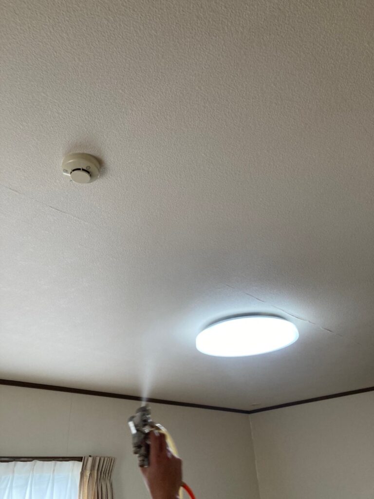 福岡県久留米市 F様邸【住宅塗装】作業工程：光触媒コーティング(屋内) 写真1