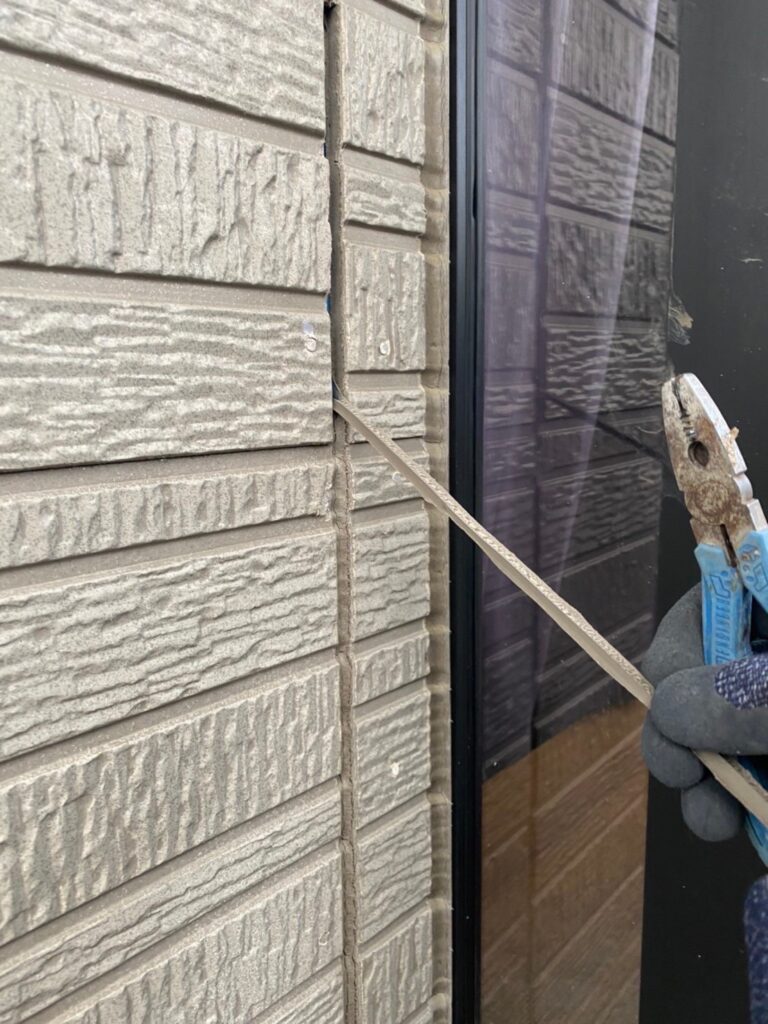 福岡県糟屋郡 N様邸【住宅塗装】作業工程：コーキング工事 写真2