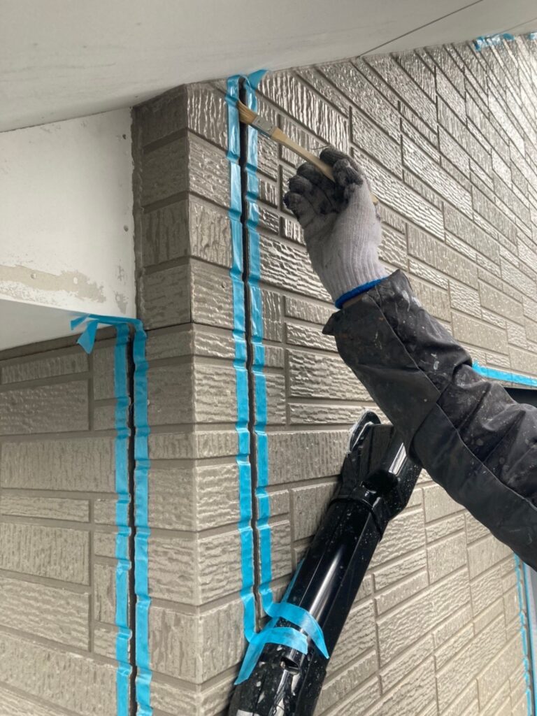 福岡県糟屋郡 N様邸【住宅塗装】作業工程：コーキング工事 写真8