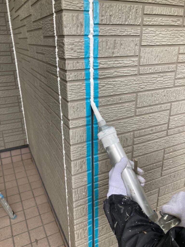 福岡県糟屋郡 N様邸【住宅塗装】作業工程：コーキング工事 写真10