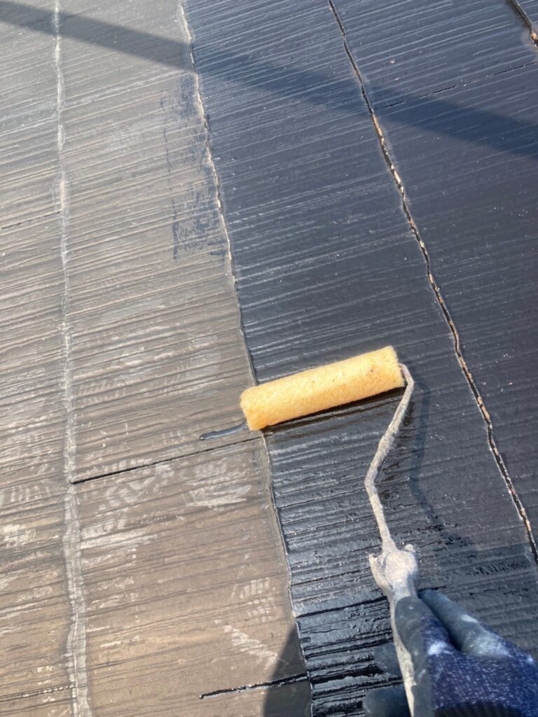 福岡県糟屋郡 N様邸【住宅塗装】作業工程：屋根塗装 写真2