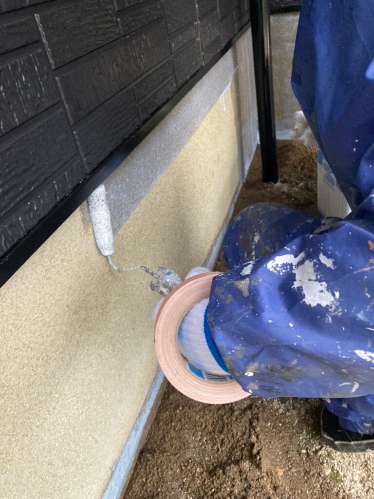 福岡県糟屋郡 N様邸【住宅塗装】作業工程：基礎巾木塗装 写真2