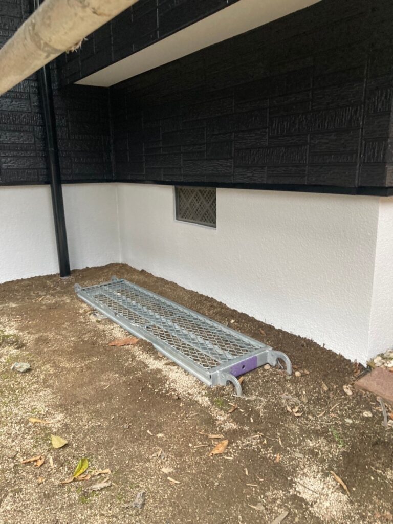 福岡県糟屋郡 N様邸【住宅塗装】作業工程：基礎巾木塗装 写真9