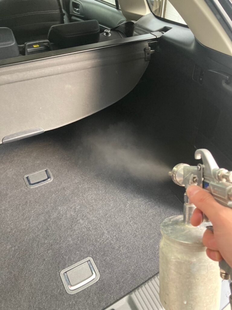 福岡県糟屋郡 N様邸【住宅塗装】作業工程：光触媒コーティング(車内) 写真4