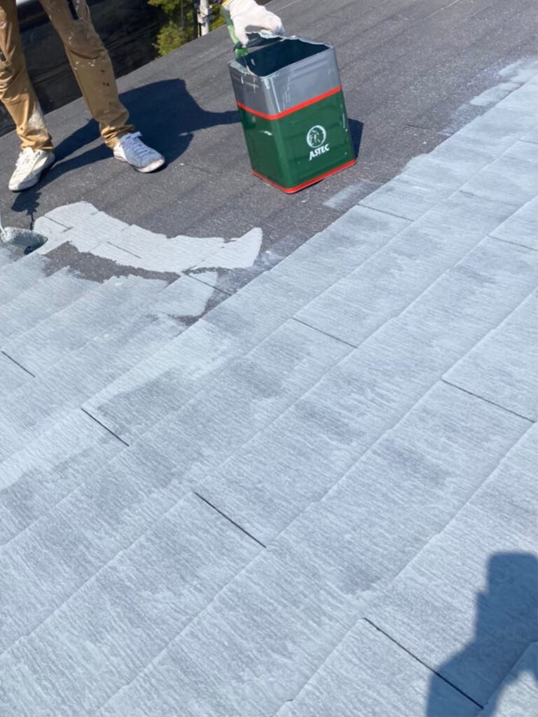 福岡県福岡市西区 N様邸【住宅塗装】屋根塗装(下塗り) 写真2