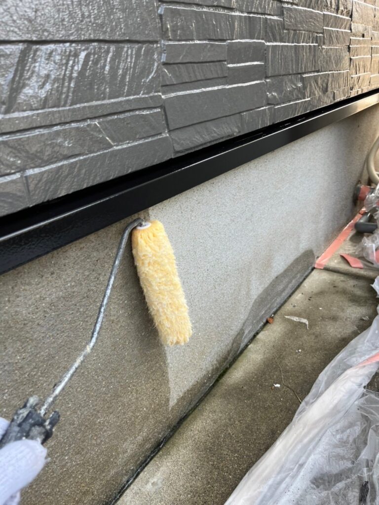 福岡県久留米市 S様邸【住宅塗装】基礎巾木塗装 写真2