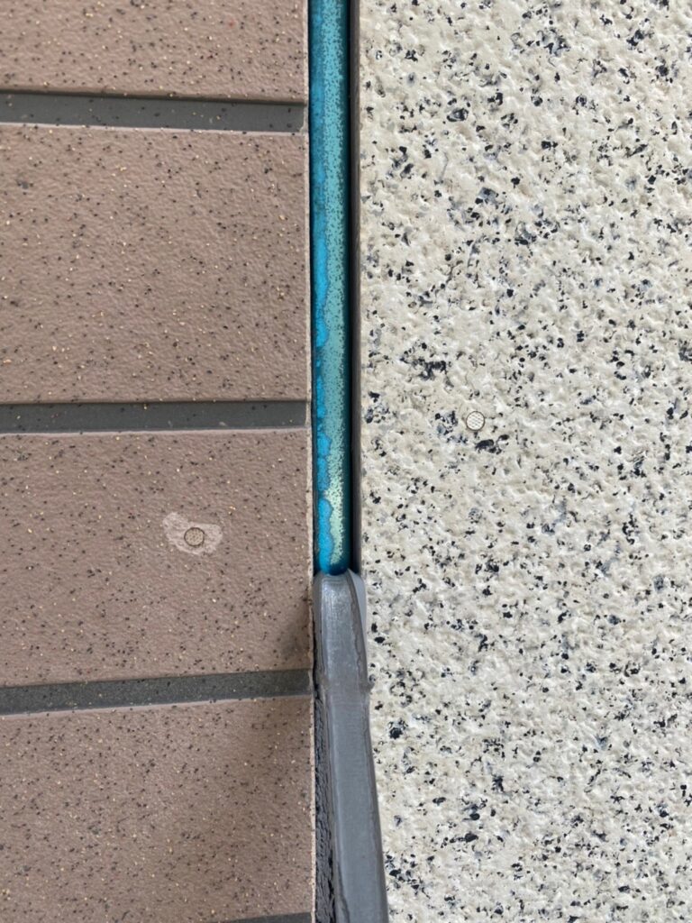 福岡県福岡市中央区 M様邸【住宅塗装】旧コーキング撤去 写真2