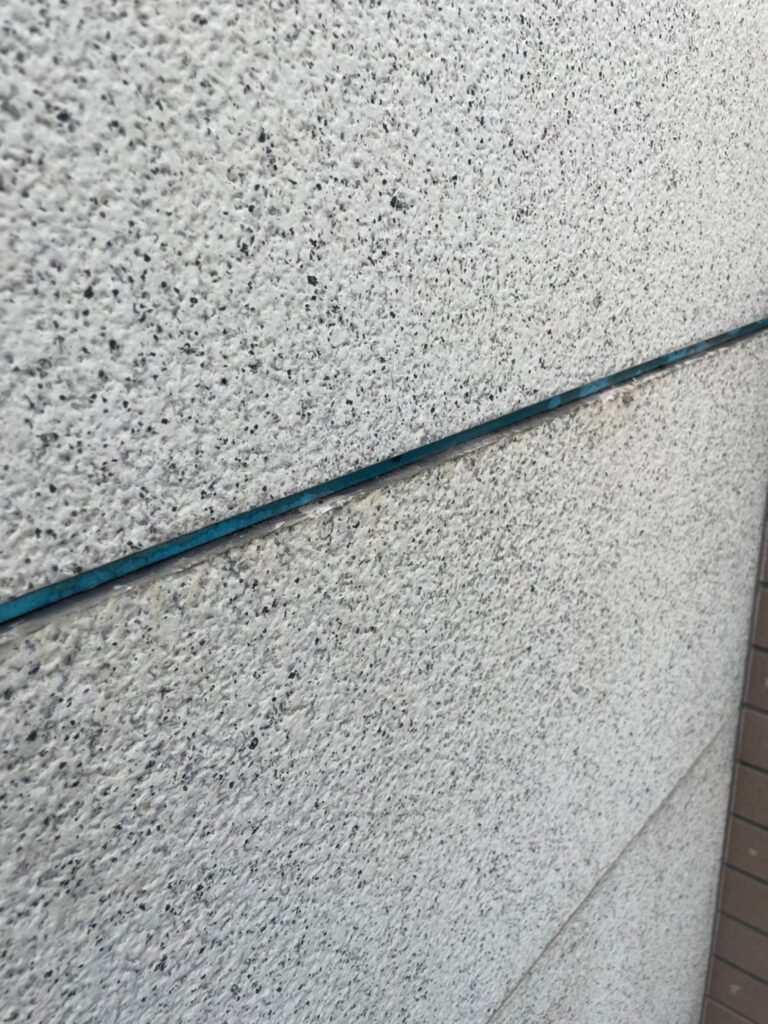 福岡県福岡市中央区 M様邸【住宅塗装】旧コーキング撤去 写真4