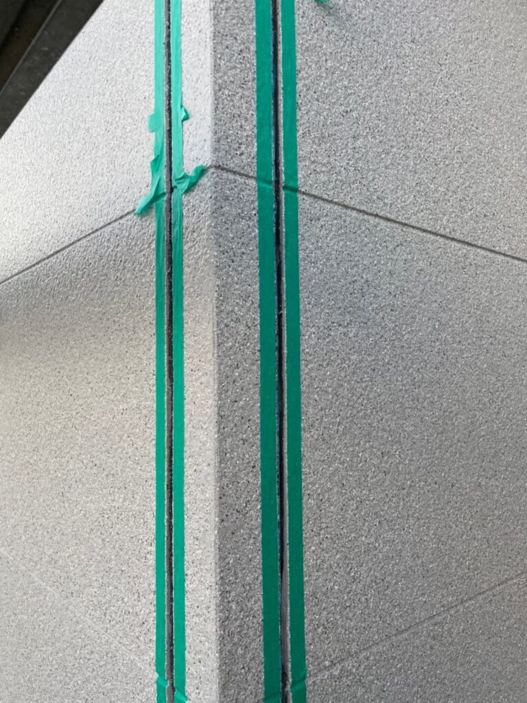 福岡県福岡市中央区 M様邸【住宅塗装】仕上げコーキング工事 写真2