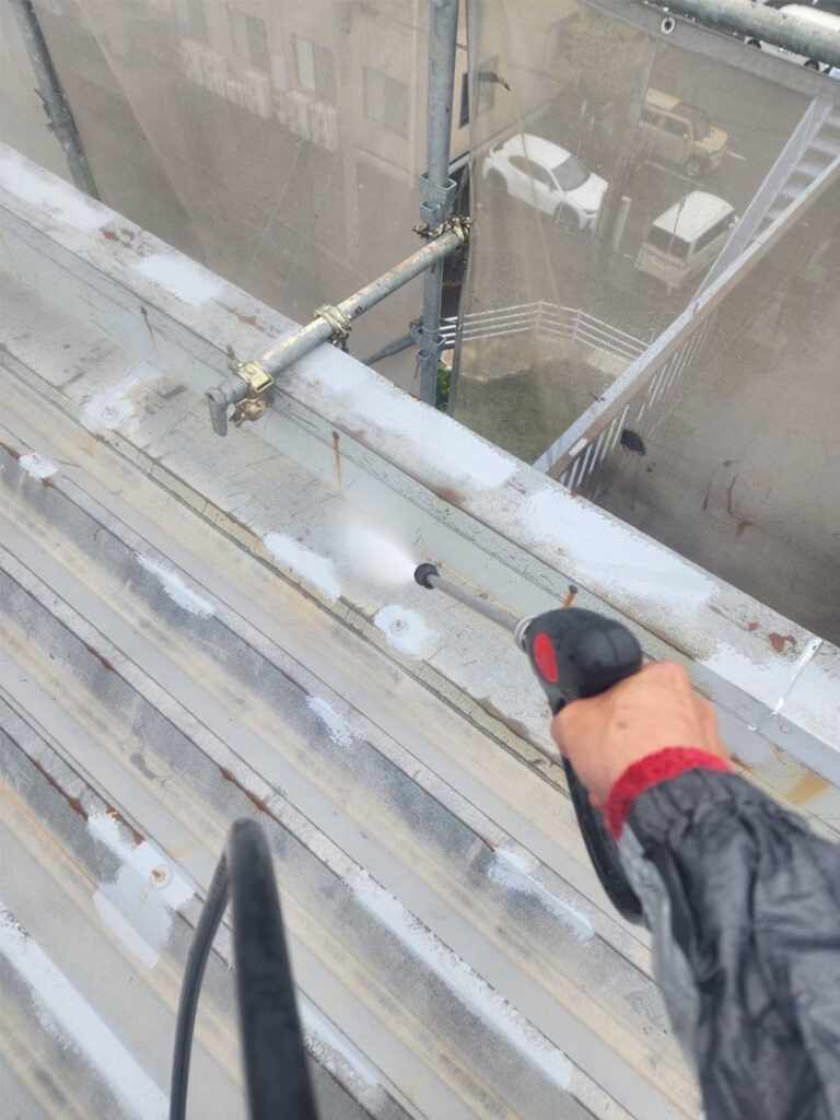 福岡県八女市 テナントビル【改修工事】高圧洗浄 写真1