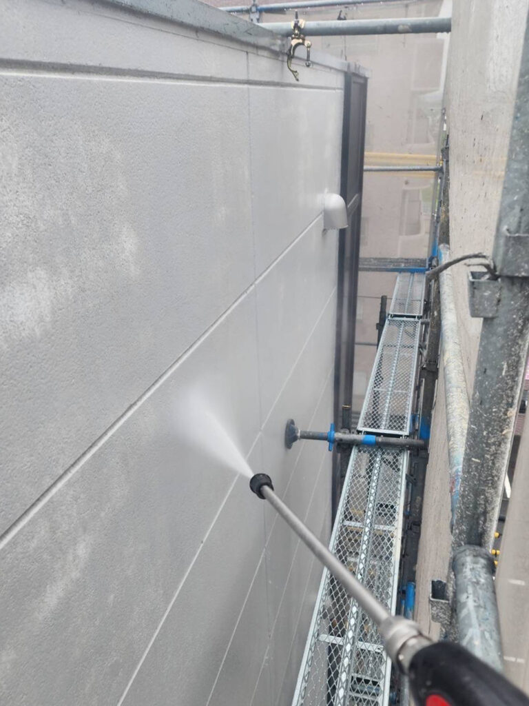 福岡県八女市 テナントビル【改修工事】高圧洗浄 写真3