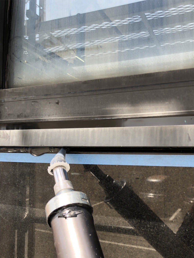 福岡県八女市 テナントビル【改修工事】コーキング工事 写真9