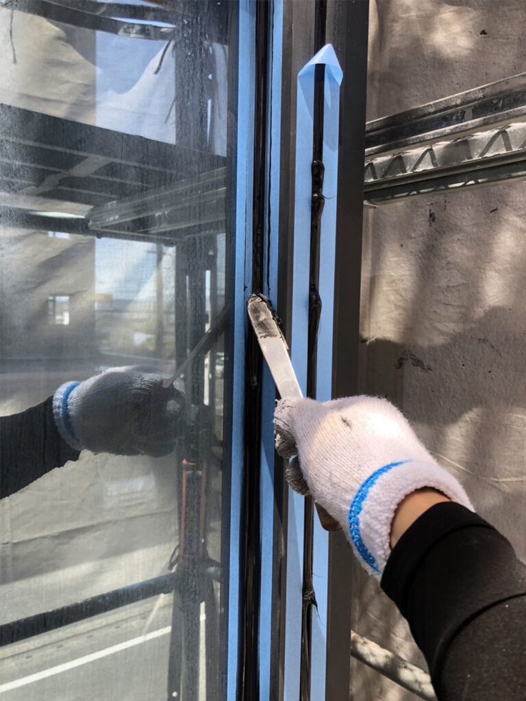 福岡県八女市 テナントビル【改修工事】コーキング工事 写真11