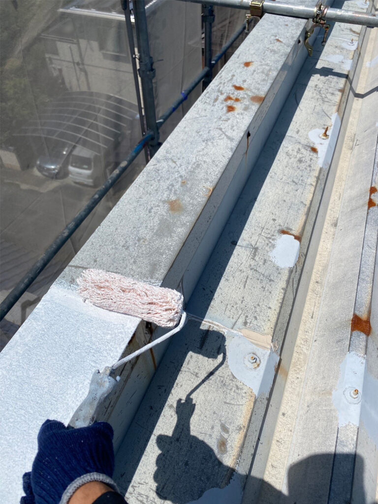 福岡県八女市 テナントビル【改修工事】屋根塗装 写真2