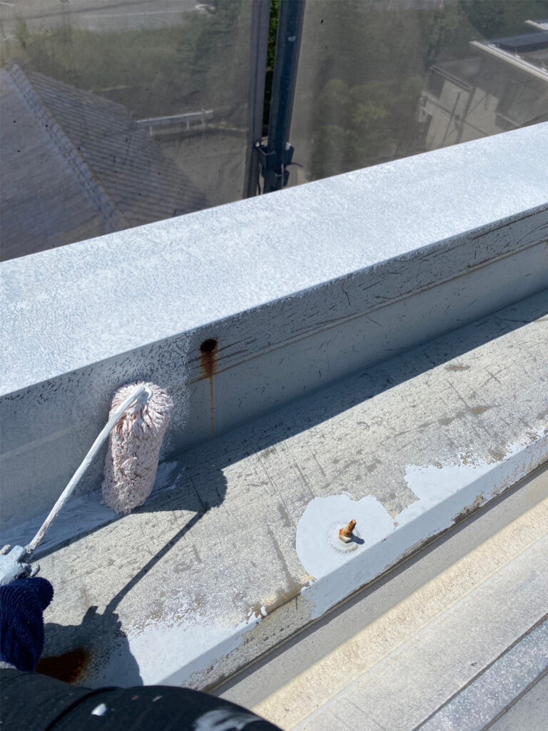 福岡県八女市 テナントビル【改修工事】屋根塗装 写真3