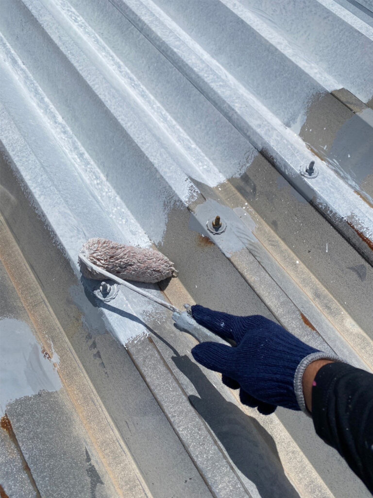 福岡県八女市 テナントビル【改修工事】屋根塗装 写真4