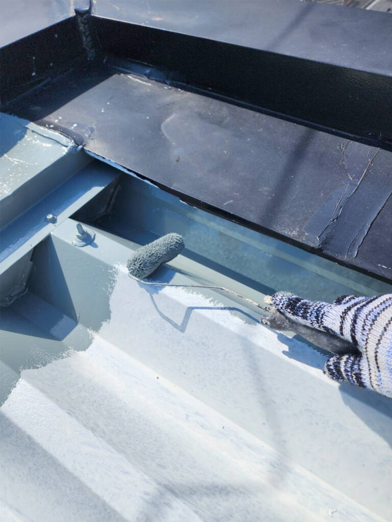 福岡県八女市 テナントビル【改修工事】屋根塗装 写真9