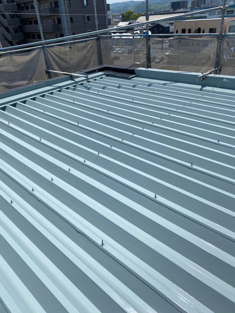 福岡県八女市 テナントビル【改修工事】屋根塗装 写真14