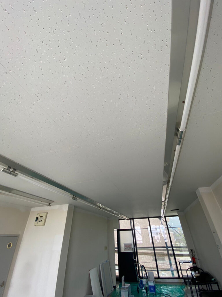 福岡県八女市 テナントビル【改修工事】内装塗装 写真6
