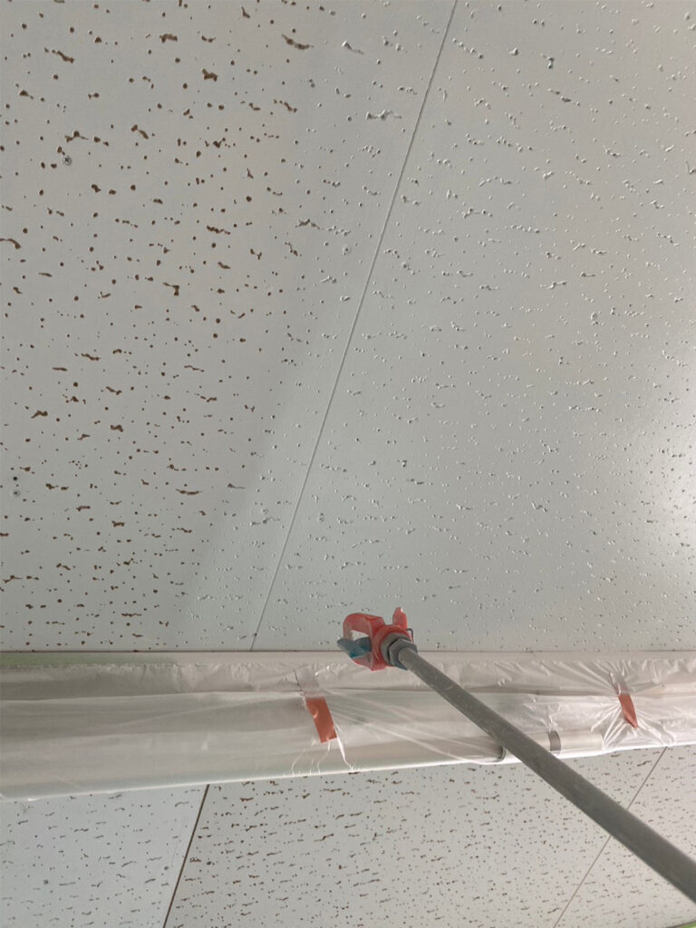 福岡県八女市 テナントビル【改修工事】内装塗装 写真2