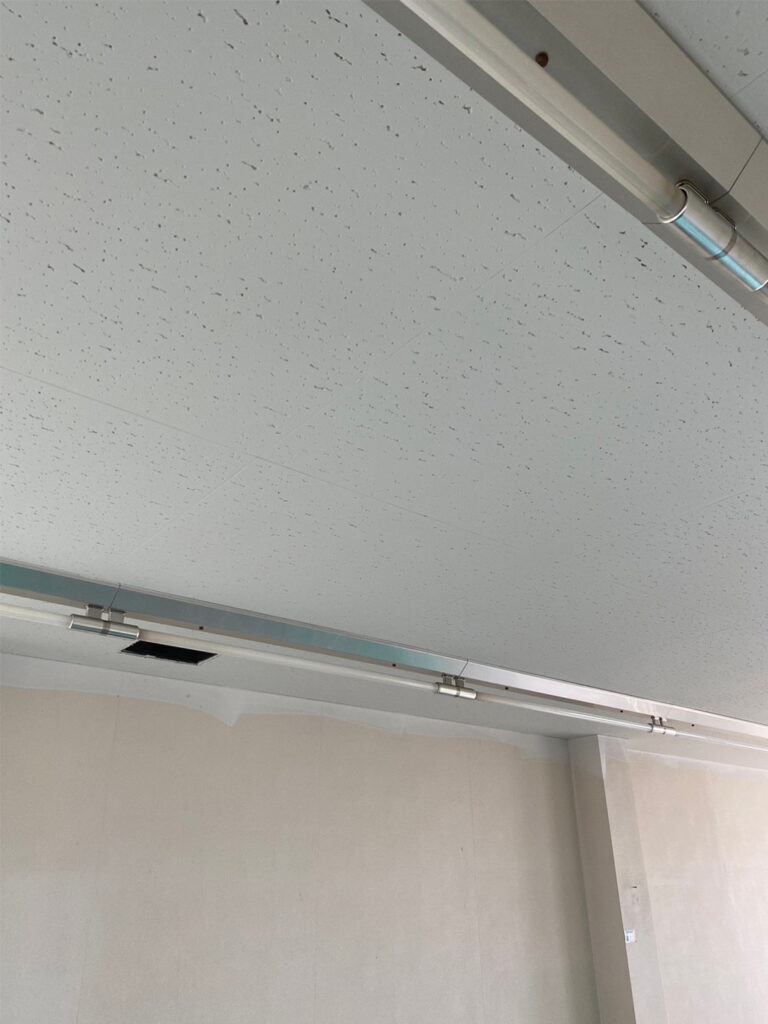 福岡県八女市 テナントビル【改修工事】内装塗装 写真5