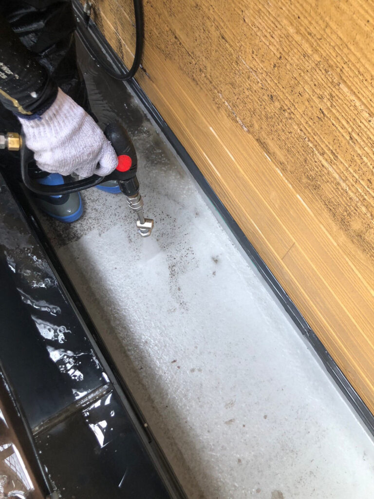 福岡県福岡市博多区 低層階テナントビル【塗装工事】高圧洗浄 写真6