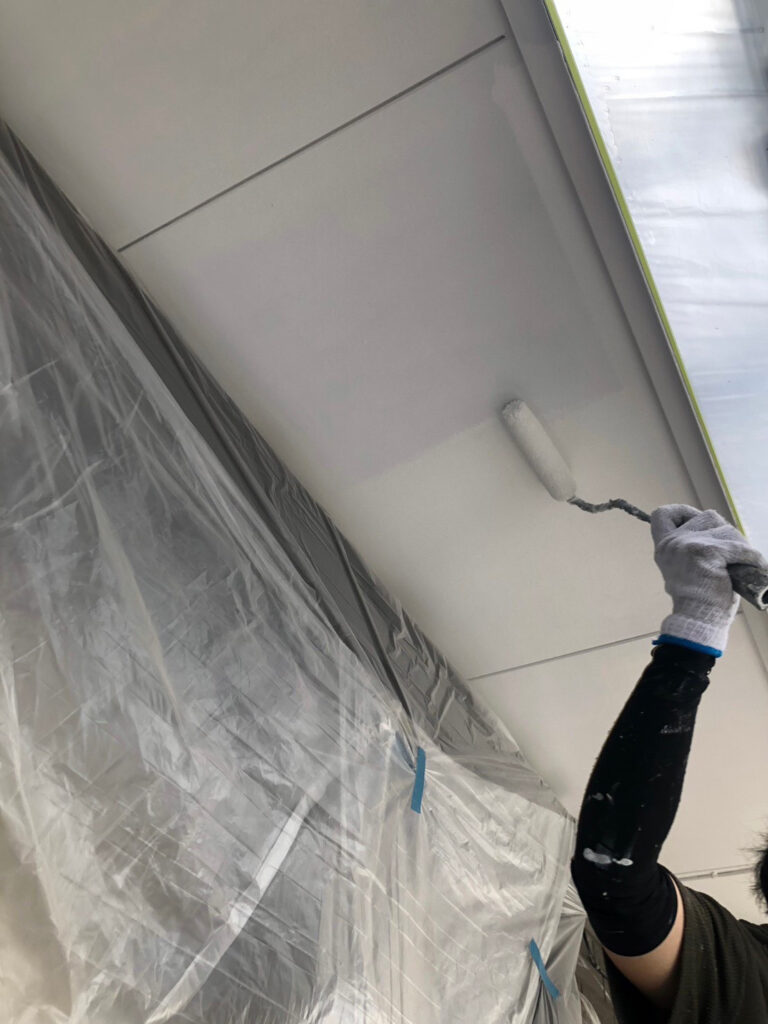 福岡県福岡市博多区 低層階テナントビル【塗装工事】軒天塗装 写真5