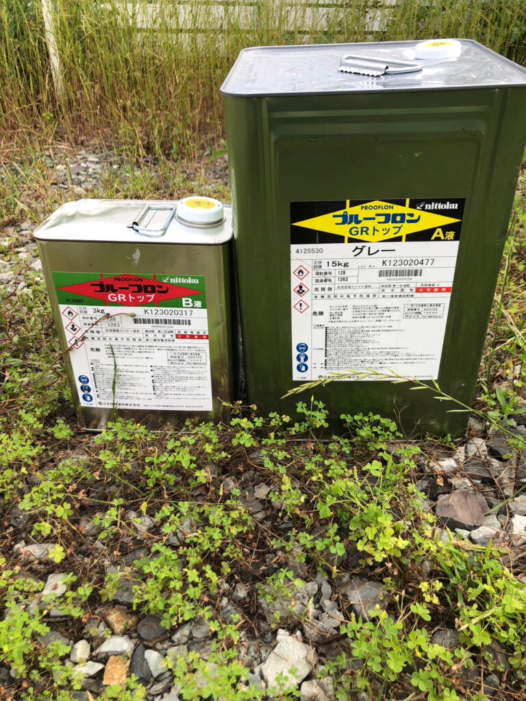 福岡県福岡市博多区 低層階テナントビル【塗装工事】ベランダ防水塗装 写真3