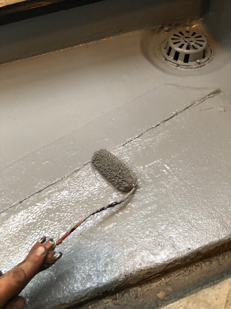 福岡県福岡市博多区 低層階テナントビル【塗装工事】ベランダ防水塗装 写真4